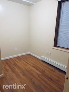 Building Photo - 4 br, 1.5 bath House - 628 Maple St