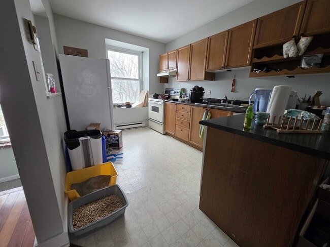 Building Photo - 81 Queen St