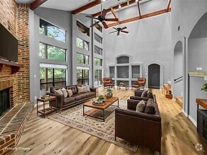 Building Photo - 1314 Creekwood Dr