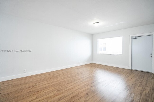 Foto del edificio - 6871 Abbott Ave