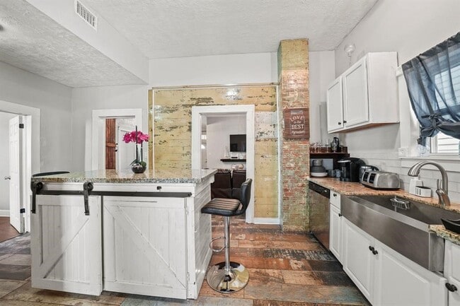 Foto del edificio - 3223 Avenue M