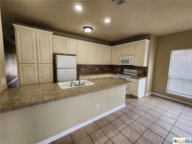 Building Photo - 3029 Green Mountain Dr
