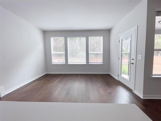 Foto del edificio - 4910 Plum Peach Bend