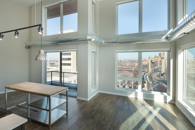 Building Photo - 55401 Hennepin Ave