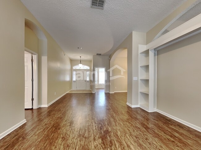 Building Photo - 164 Corral Cir