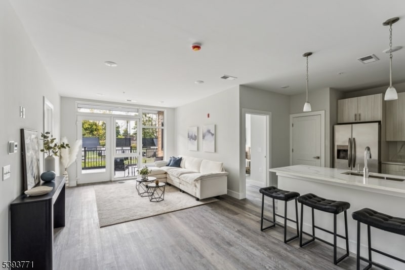 Foto principal - 140 W Webster Ave