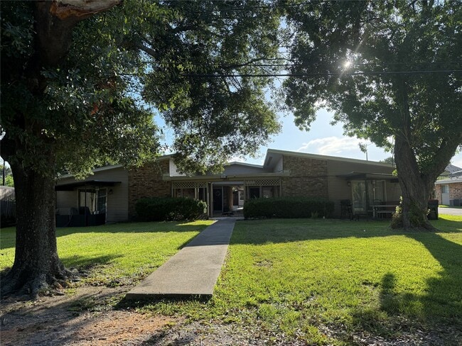 Building Photo - 1503 Donovan St
