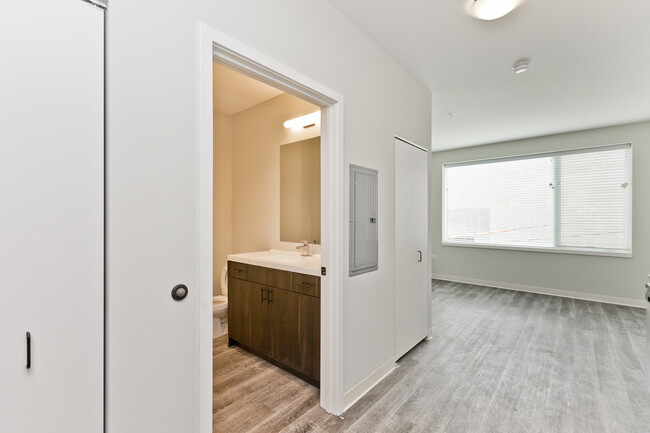 Foto del edificio - 6159 N Broadway