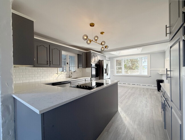 Building Photo - 3 George St