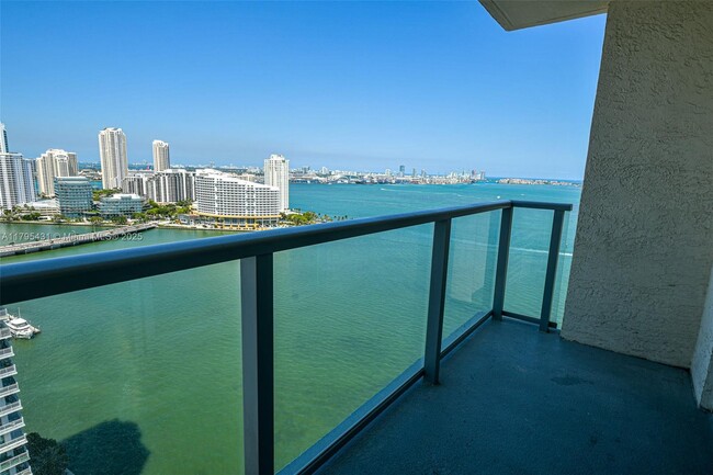 Foto del edificio - 1155 Brickell Bay Dr