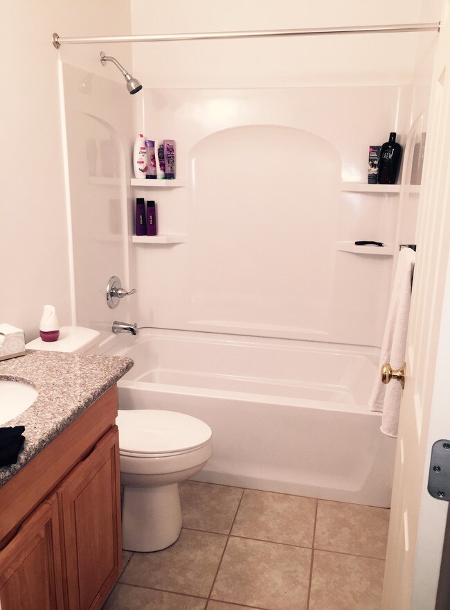 Building Photo - 65 Lincoln Ave