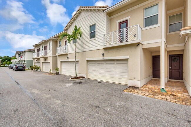Foto del edificio - 91 Palm Ln