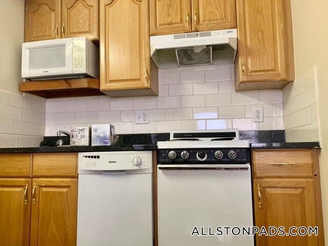 Foto del edificio - 1110 Commonwealth Ave