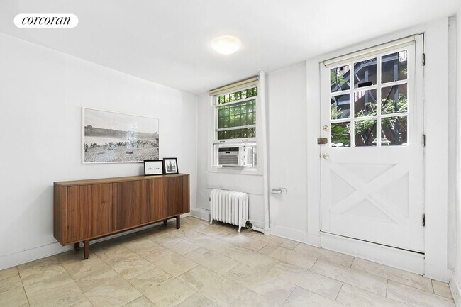 Foto del edificio - 19 Perry St