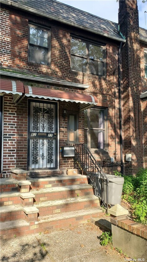 Foto principal - 82-77-82165 165th St