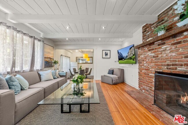 Foto del edificio - 23057 Sylvan St