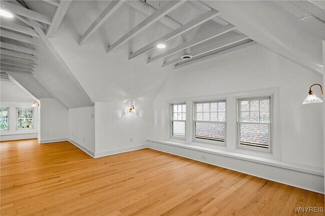 Foto del edificio - 681 Lafayette Ave