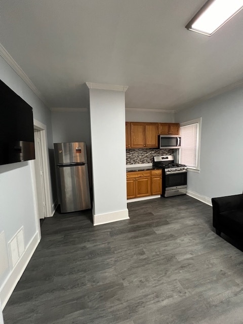 Building Photo - 301 Maple St