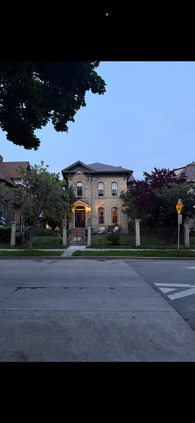 Primary Photo - 914 S 4th St