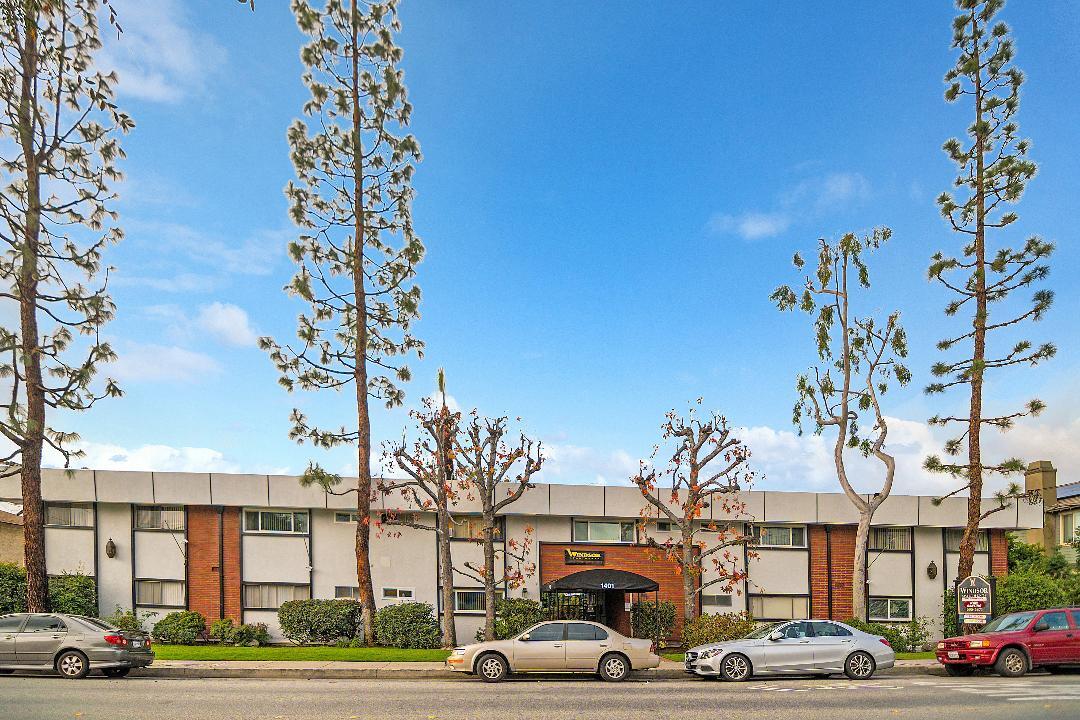 Primary Photo - 1401 S Magnolia Ave