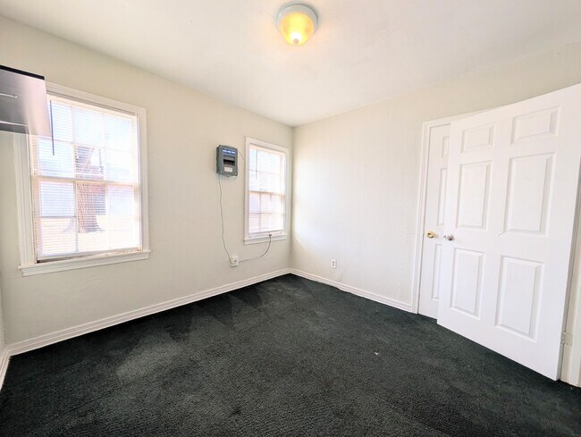 Foto del edificio - 2823 33rd St