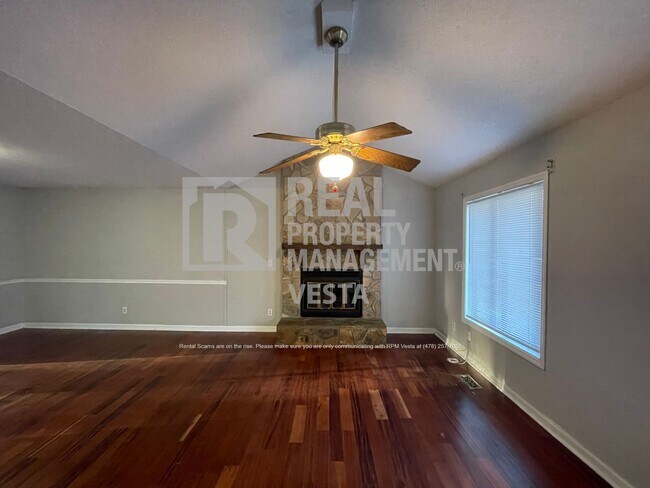 Foto del edificio - 307 Fox Tail Dr