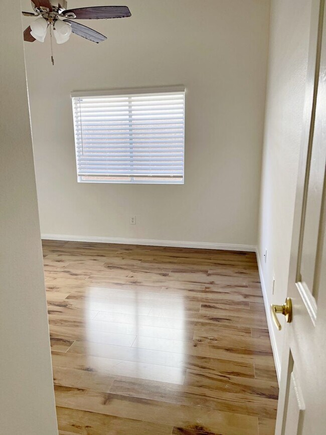 Foto del edificio - Beautiful 1 Story, 3 Bd/2 Bath, 3 car garage