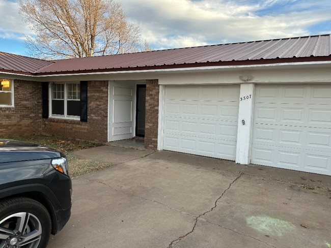 Building Photo - 5507 Floyd Ave