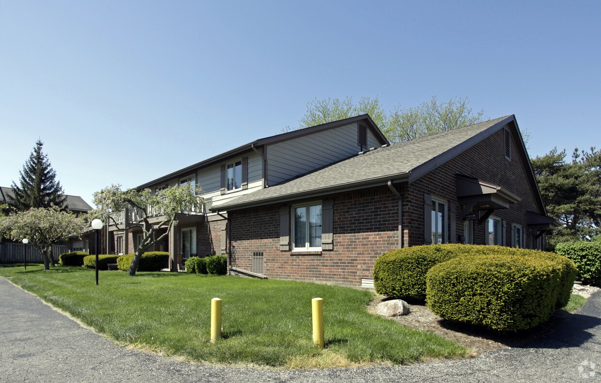 Primary Photo - Mossing Townhomes