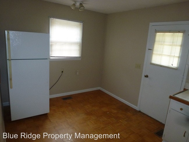 Building Photo - 3 br, 1 bath House - 1813 Jackson Hollow Road