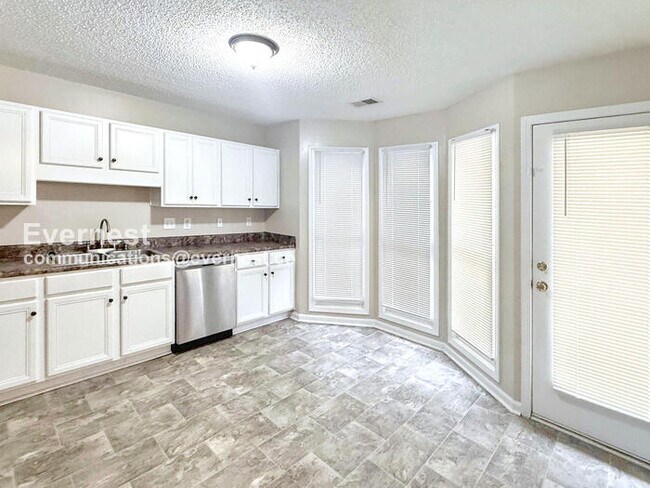 Foto del edificio - 5259 Falling Creek Ln