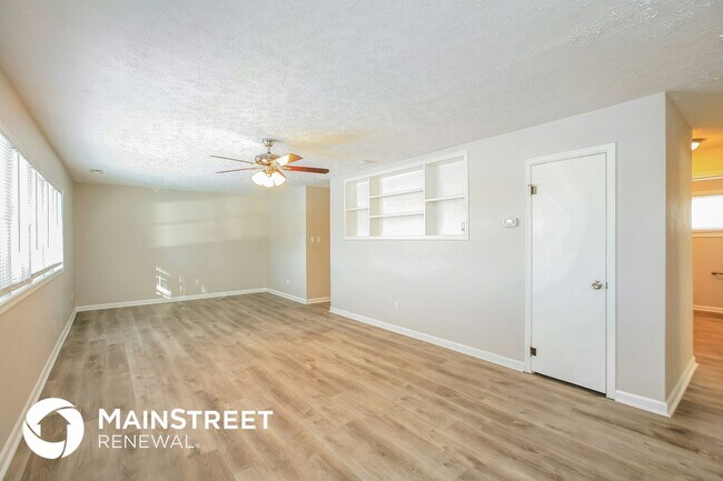 Foto del edificio - 320 Birchwood Dr