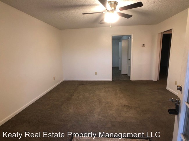 Foto del edificio - 102 Country Ln