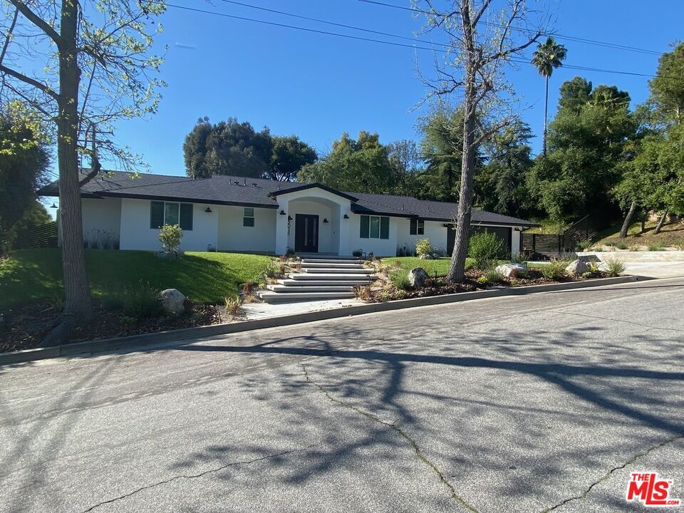 Primary Photo - 5015 Redwillow Ln