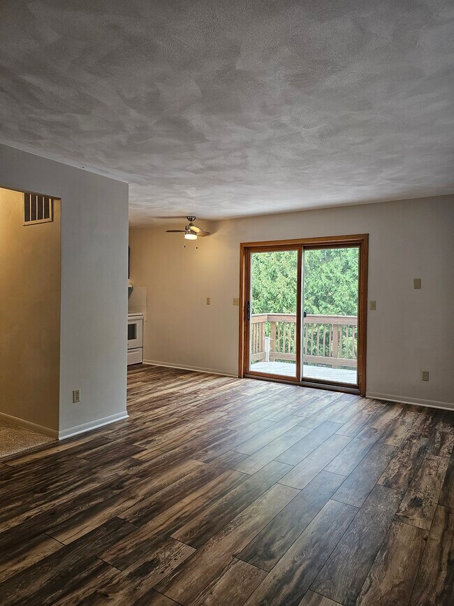 Foto del edificio - 1395 Inverness Ln