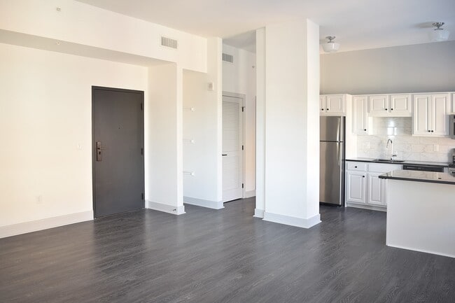 Interior Photo - The Newbern