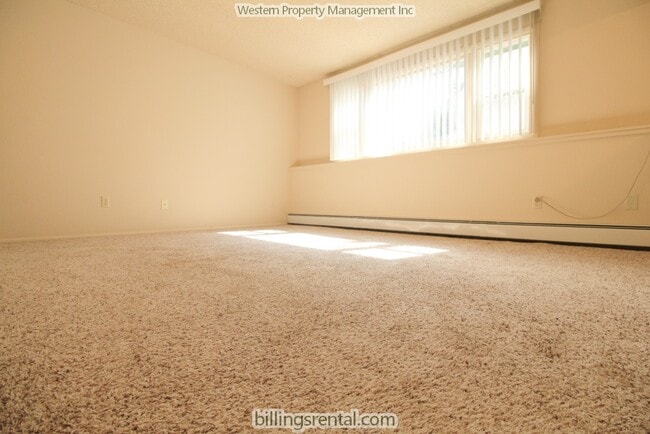 Living Room - 1217 Yellowstone Ave