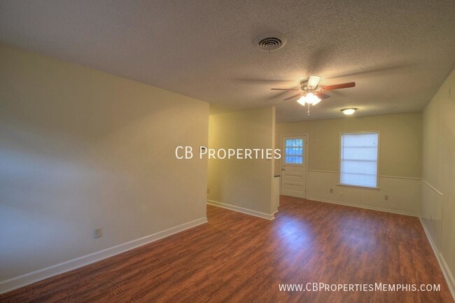 Building Photo - 1491 Mink St