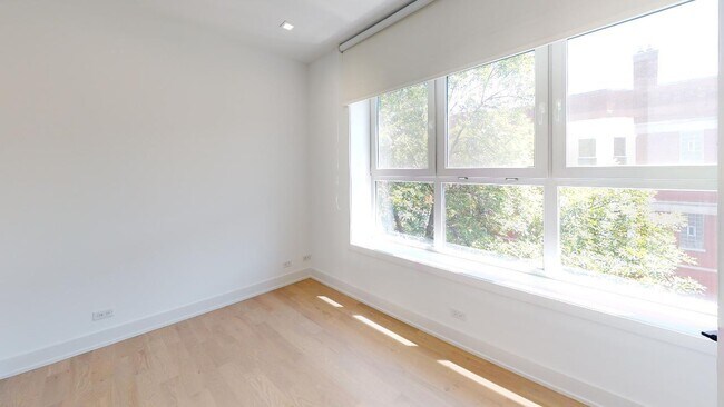 Foto del edificio - 2202 W Race Ave