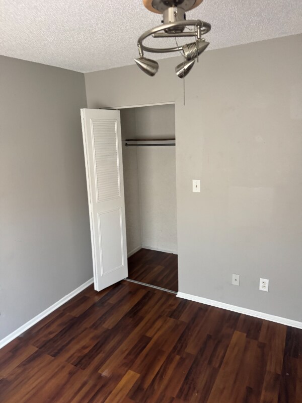 Building Photo - 313 Amherst Ave