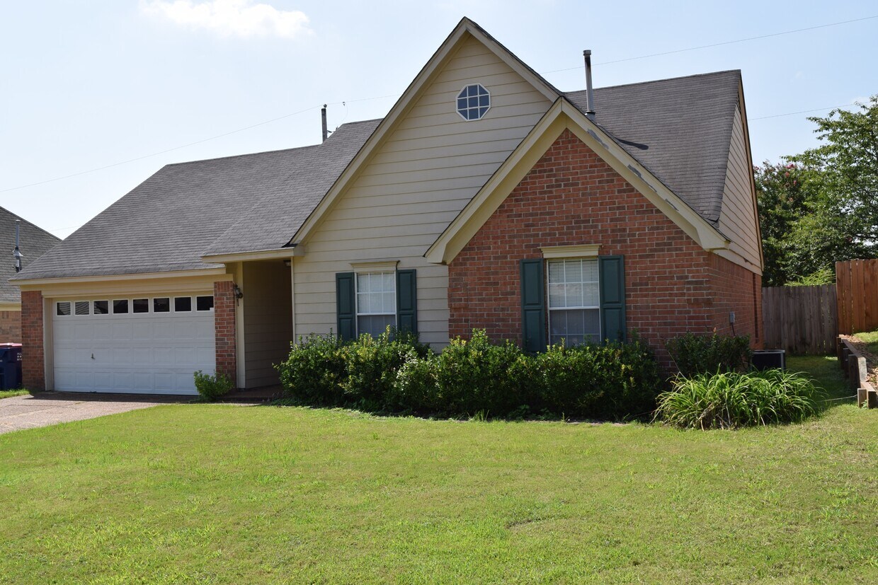 Foto principal - 9593 Daly Dr