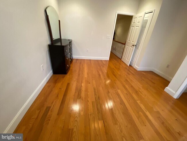 Foto del edificio - 2529 S 3rd St