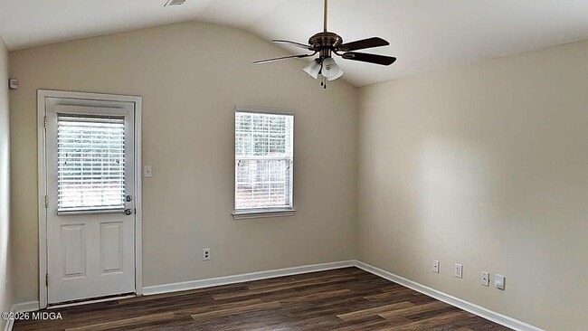 Building Photo - 310 Orchard Way