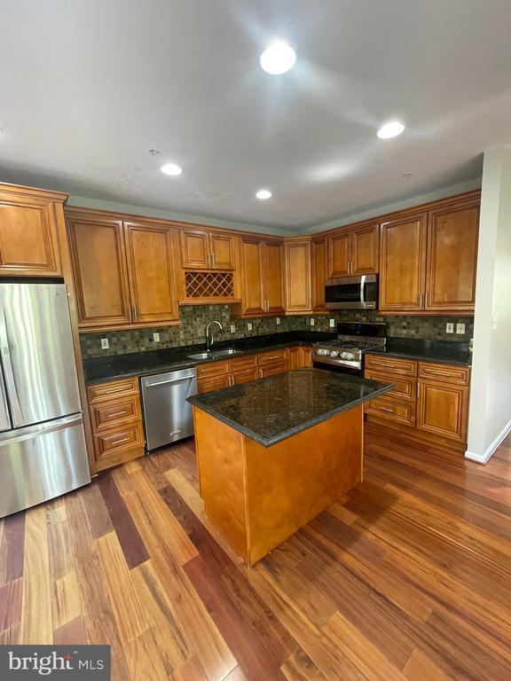 Foto del edificio - 5900 Trumpet Sound Ct