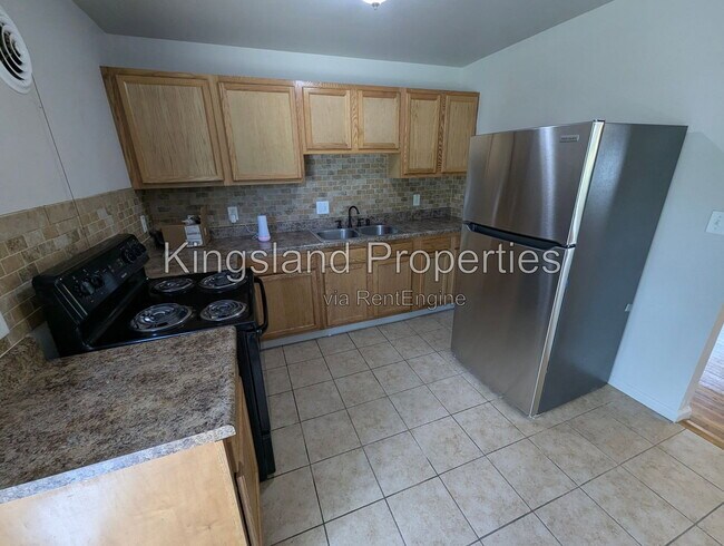 Building Photo - 272 Elmdale Dr