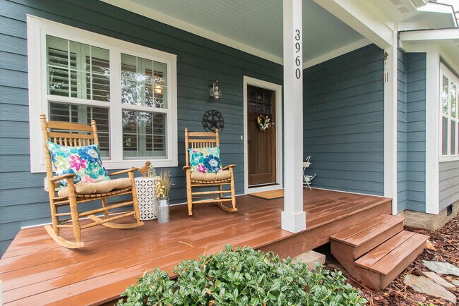 Foto del edificio - 3960 Youngs Rd