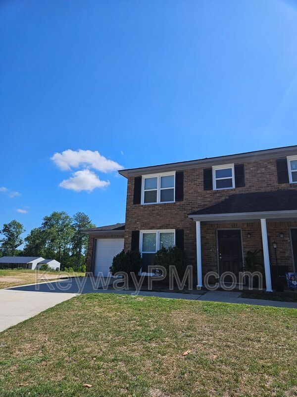 Foto del edificio - 2326 Greengate Dr