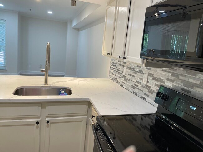 Kitchen - 1504 Lincoln Way