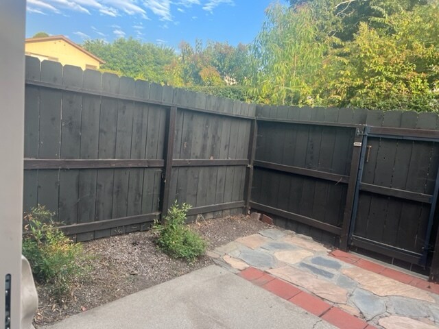 Private rear yard - 777 Mill St