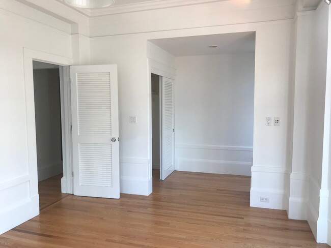 Building Photo - 512 Van Ness Ave